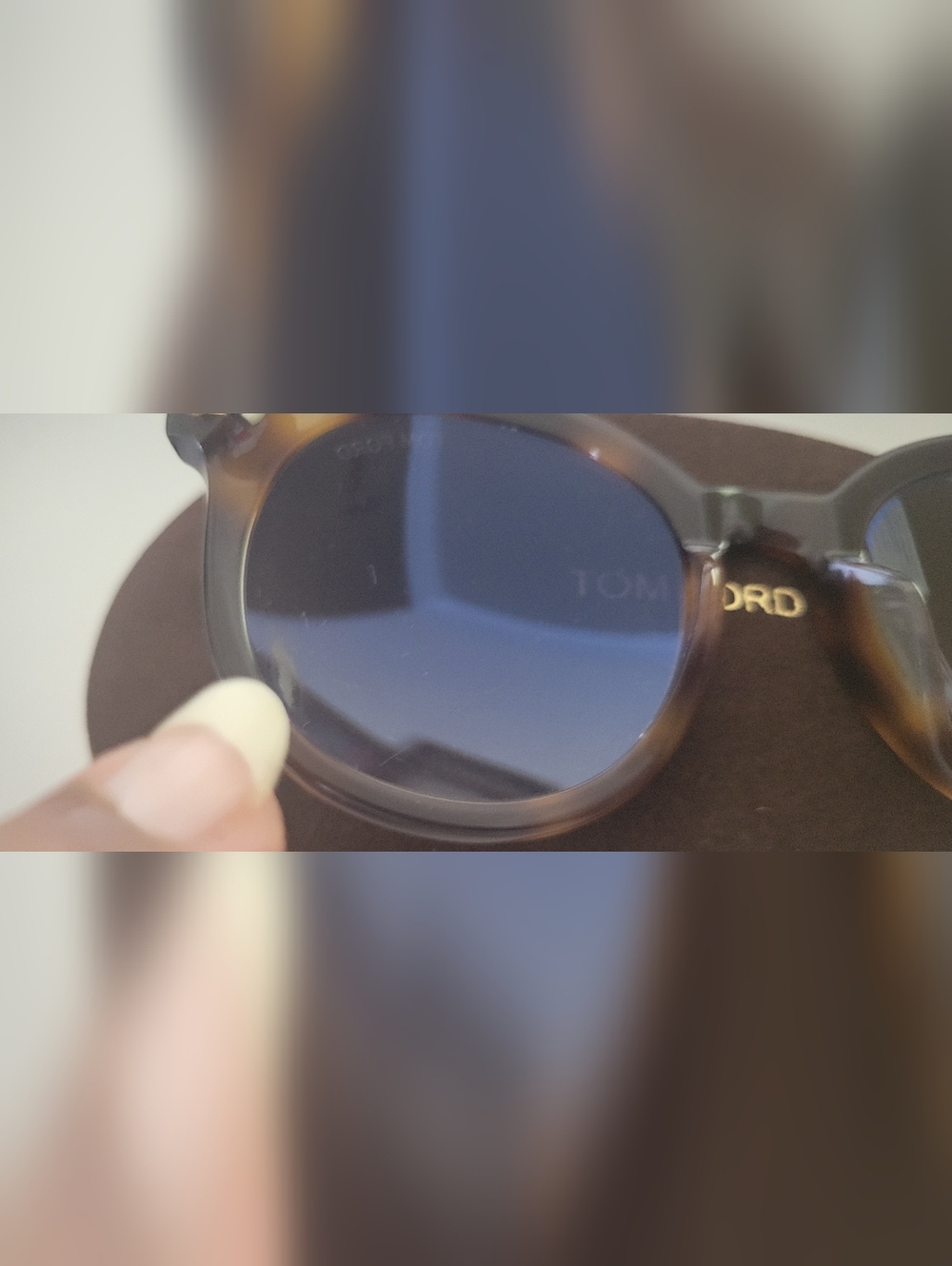 Tom Ford Tortoiseshell Round Sunglasses with Gradient Lenses Euc - Picture 7 of 16